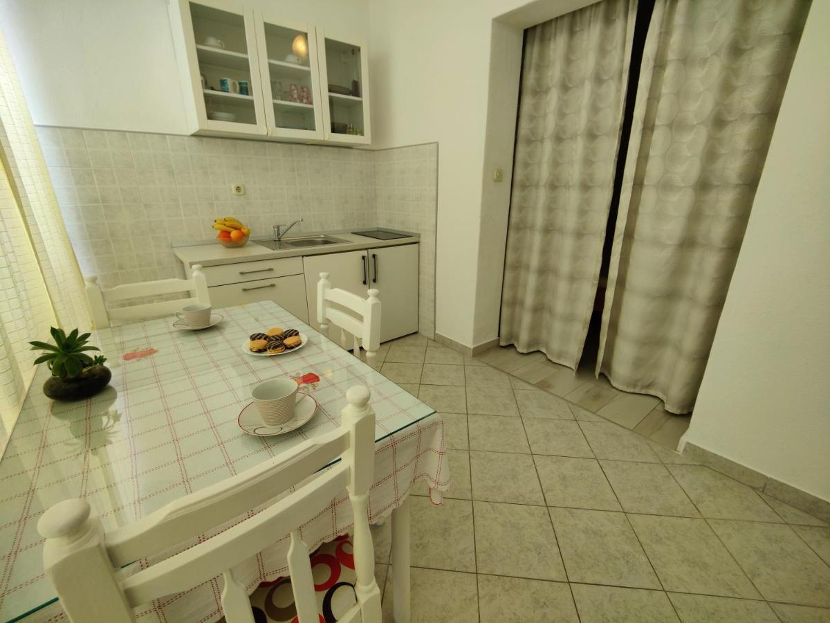 Cosey Studio Apartment For 2 Free Private Parking Makarska Exterior photo